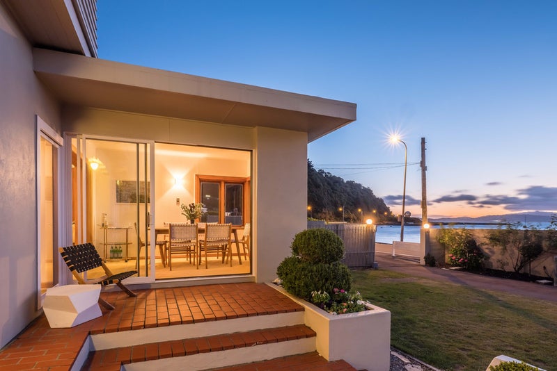 235 Marine Drive, Lowry Bay, Lower Hutt - Carousel 1