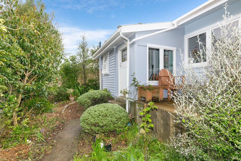 15 Thurleigh Grove, Karori, Wellington - Carousel 1
