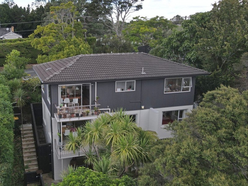 37 West Lynn Road, Titirangi, Auckland - Carousel 1