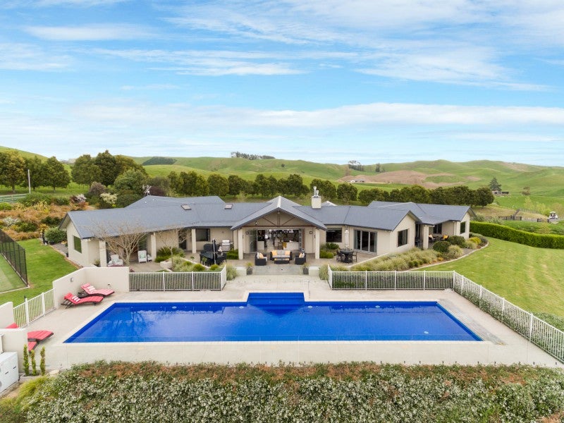 986 Elsthorpe Road, Otane - Carousel 1