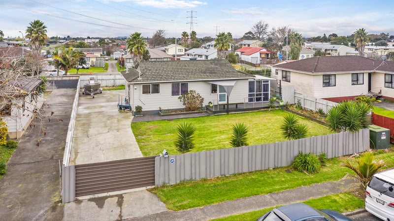 29 Dissmeyer Drive, Clover Park, Auckland - Carousel 1