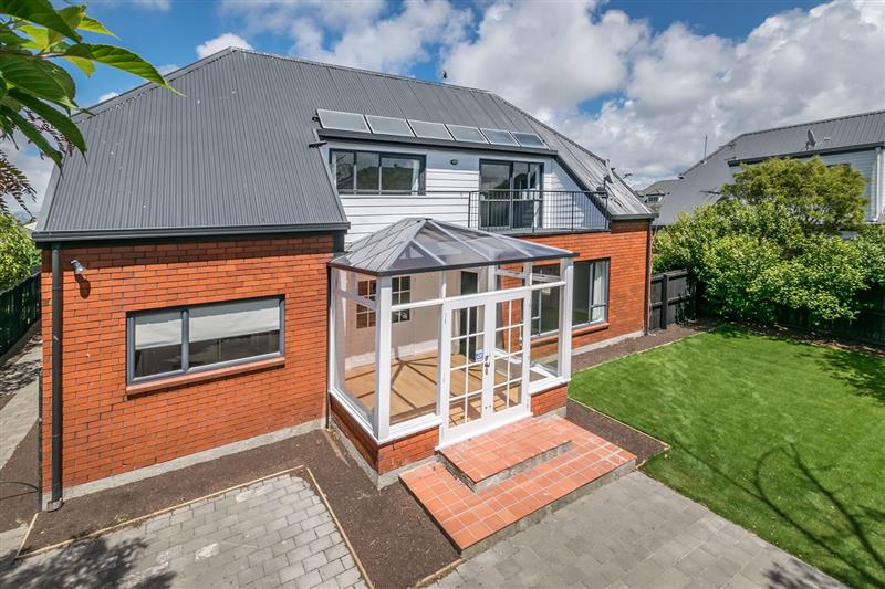 1/8 Travis Country Drive, Burwood, Christchurch - Carousel 1