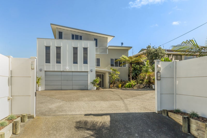 1060 Whangaparaoa Road, Tindalls Beach, Whangaparaoa - Carousel 2
