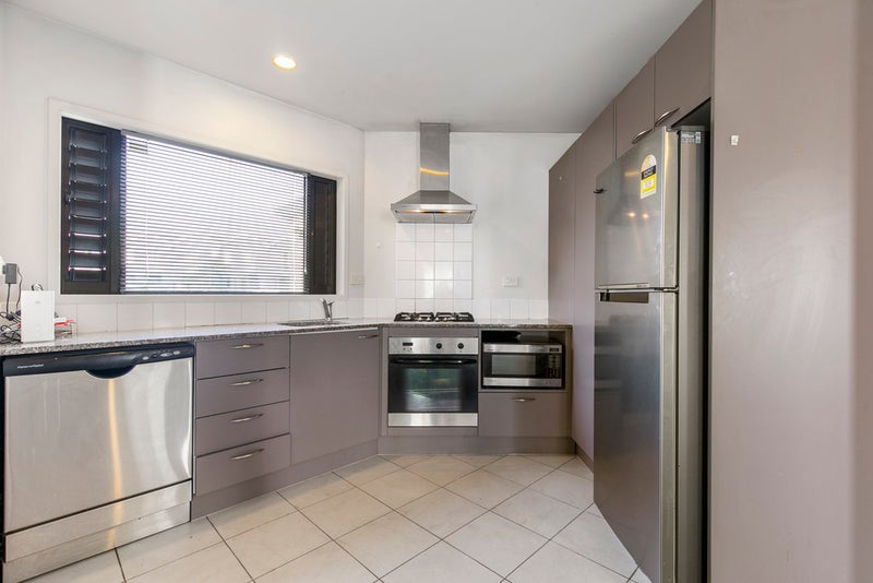 16/18 Alicante Avenue, Hillpark, Auckland - Carousel 2