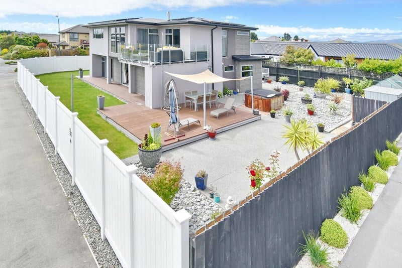 100 Broadhaven Avenue, Parklands, Christchurch - Carousel 1