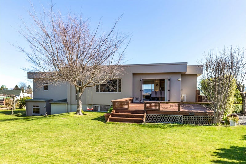 7 Fairview Terrace, Waipahihi, Taupo - Carousel 24