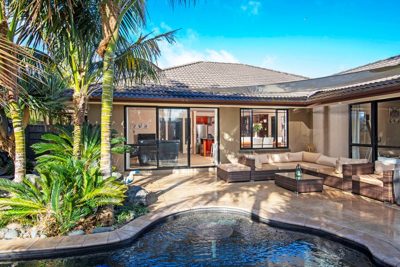 8 Erne Crescent, East Tamaki, Auckland - Carousel 1