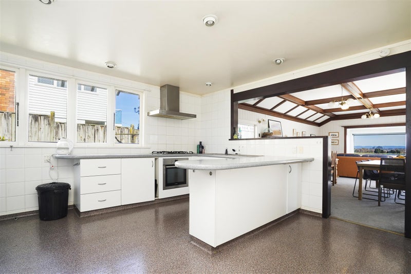 86 Pembroke Street, Hamilton Lake, Hamilton - Carousel 2