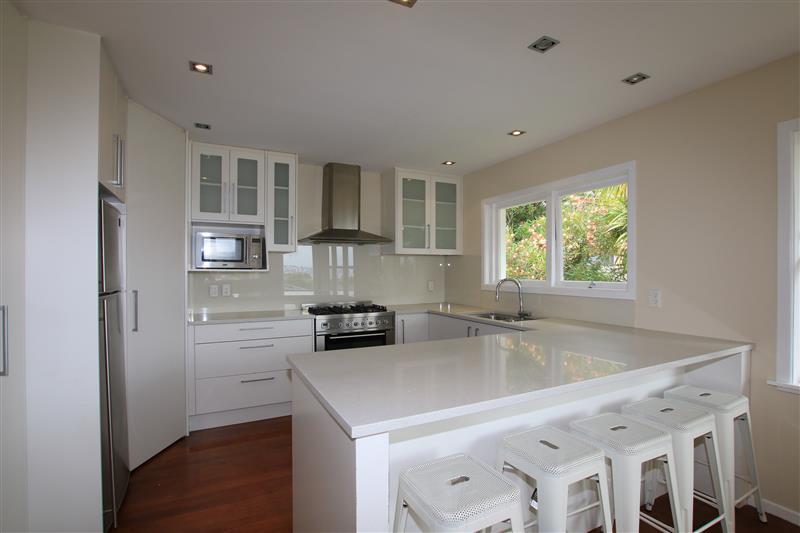12 City View Terrace, Birkenhead, Auckland - Carousel 2