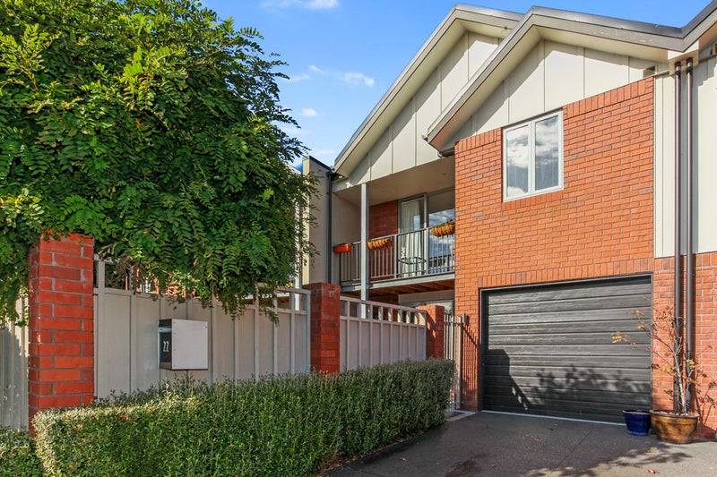 22 Henley Green, Northwood, Christchurch - Carousel 1