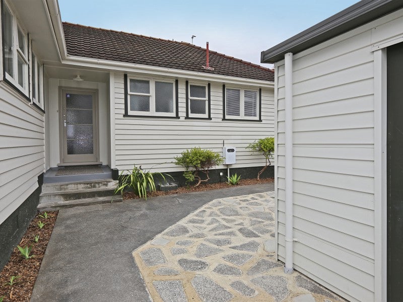 700 Grove Road, Mayfair, Hastings - Carousel 18