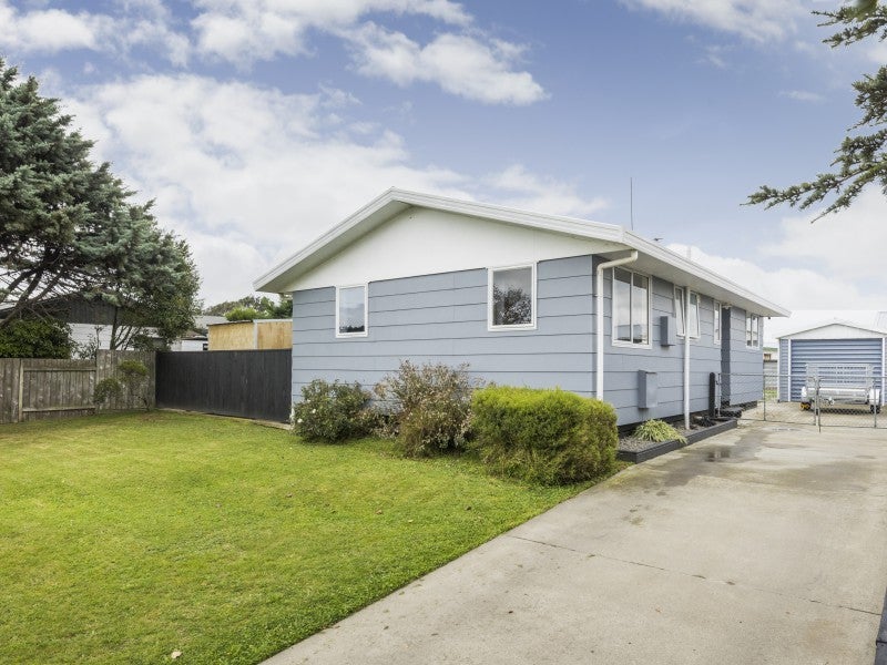 25 Peter Hall Drive, Kelvin Grove, Palmerston North - Carousel 13