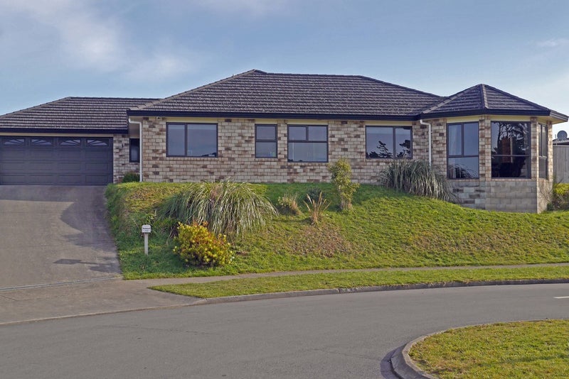 18 Kelso Grove, Kelson, Lower Hutt - Carousel 1