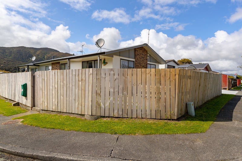 2A Ipswich Grove, Wainuiomata, Lower Hutt - Carousel 12