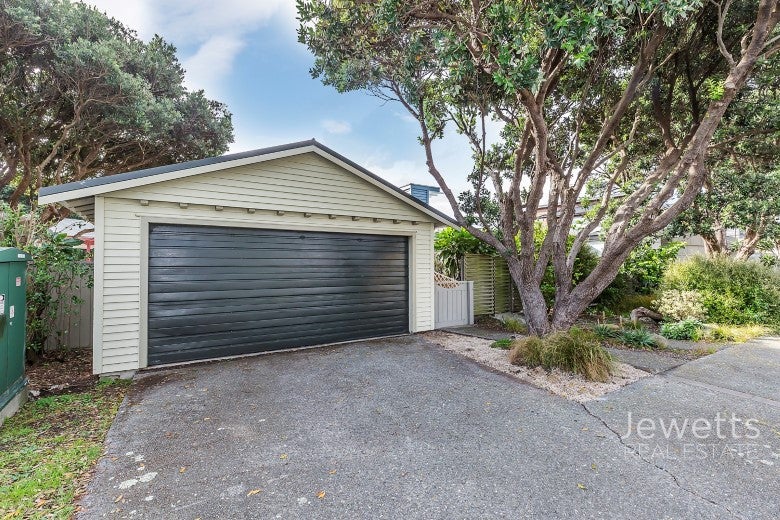 25 Hector Street, Seatoun, Wellington - Carousel 22