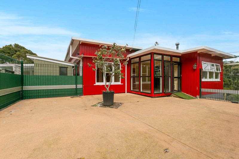 81 Coatesville-Riverhead Highway, Albany - Carousel 2