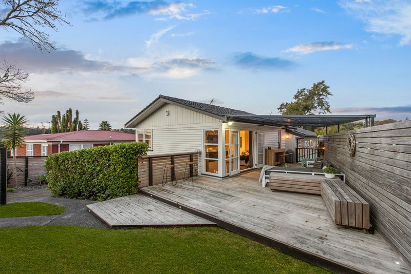 76 Vandeleur Avenue, Birkdale, Auckland - Carousel 1