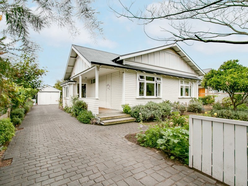 141 Georges Drive, Napier South, Napier - Carousel 1