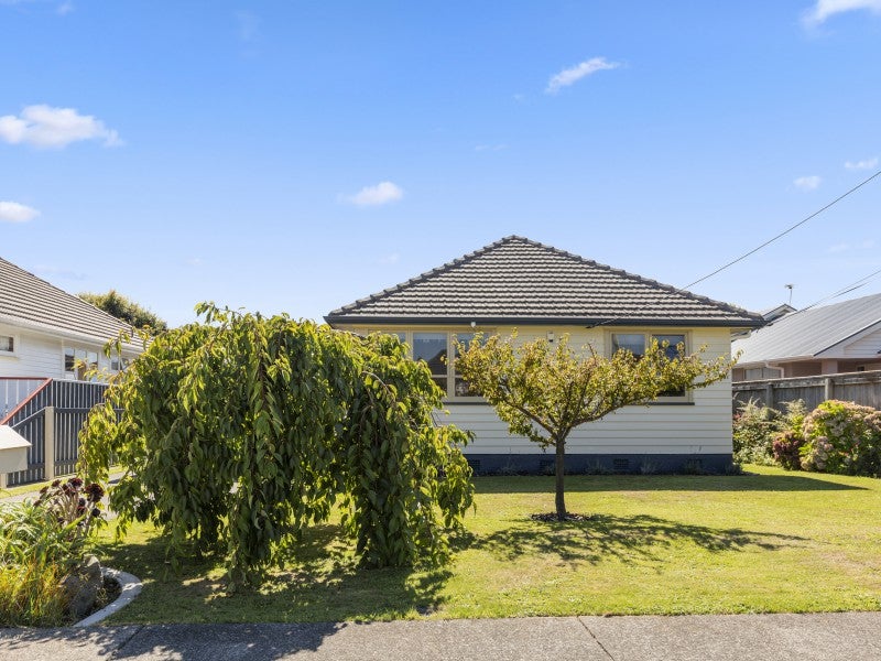 23 Holyoake Crescent, Avalon, Lower Hutt - Carousel 2