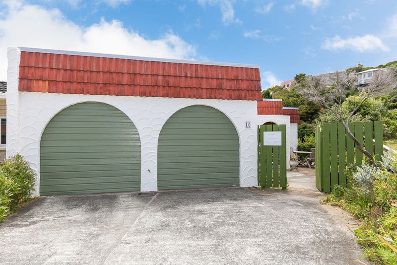 10 Houston Grove, Miramar, Wellington - Carousel 1