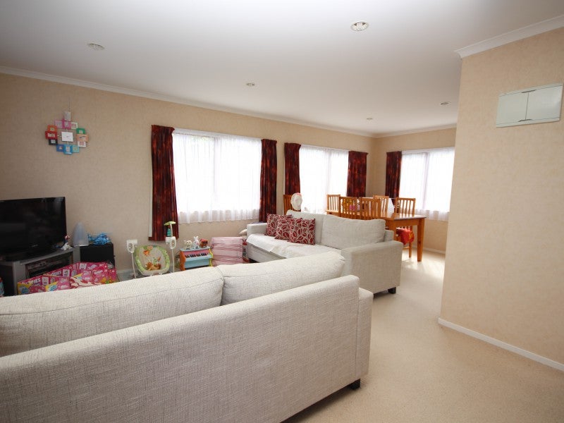 12 Frankmoore Avenue, Johnsonville, Wellington - Carousel 2