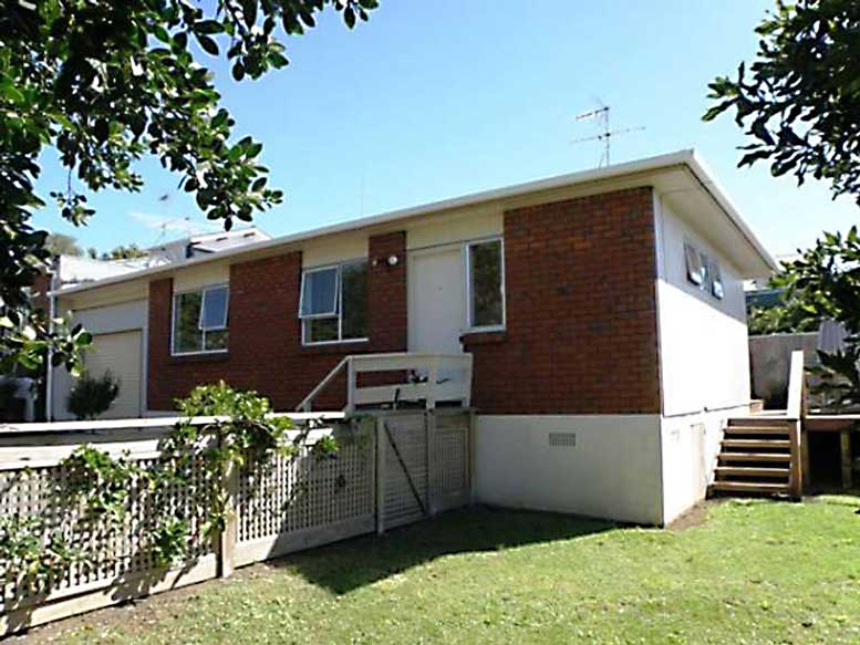 3/128 Bucklands Beach Road, Bucklands Beach, Auckland - Carousel 1