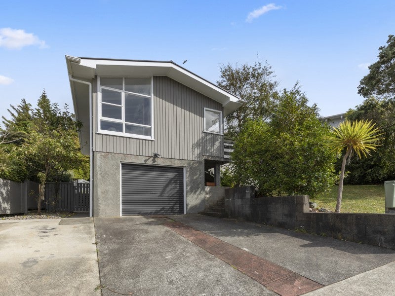 5 Camellia Terrace, Maungaraki, Lower Hutt - Carousel 17