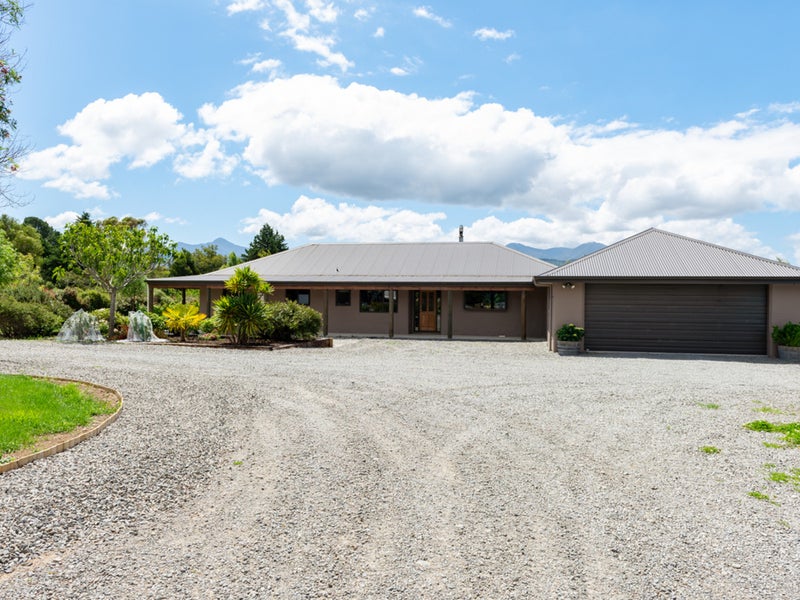 1050 State Highway 63, Blenheim - Carousel 27