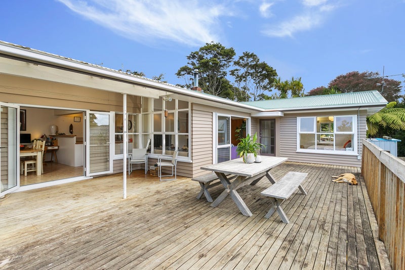 64 Woodfern Crescent, Titirangi, Auckland - Carousel 2