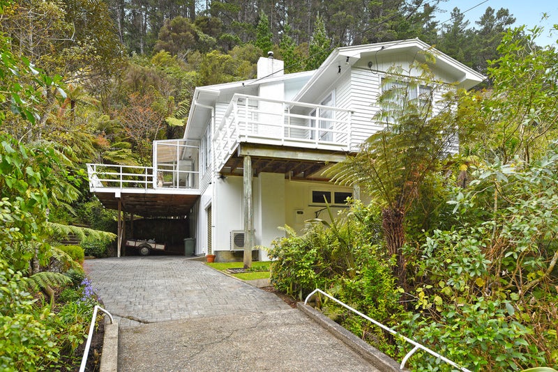 137 Pinehaven Road, Pinehaven, Upper Hutt - Carousel 1