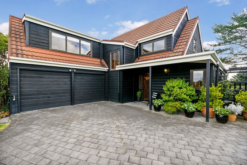 17 Isherwood Place, Saint Johns, Auckland - Carousel 2