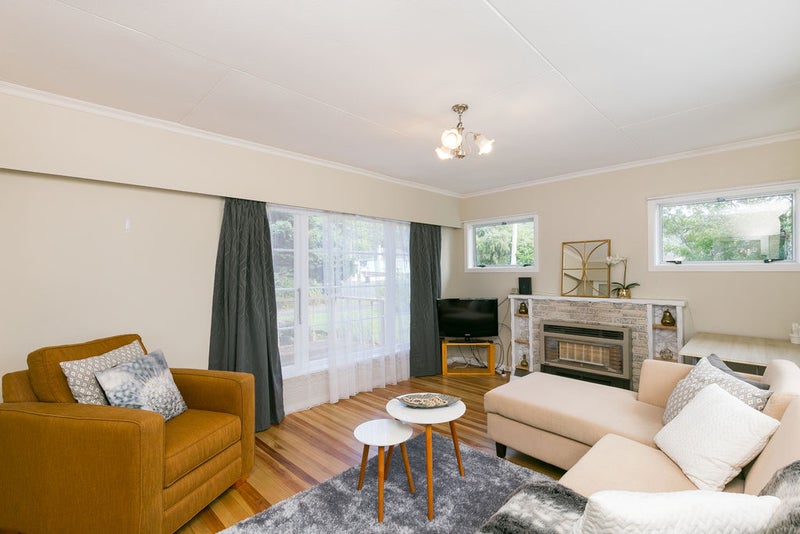 9 MAIRE ST , Wainuiomata, WAINUIOMATA - Carousel 2