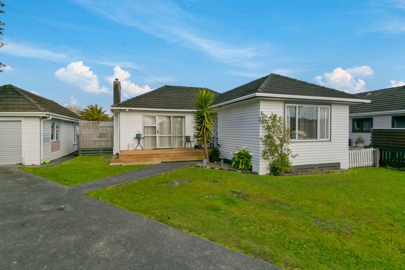 4 Wright Street, Wainuiomata, Lower Hutt - Carousel 1