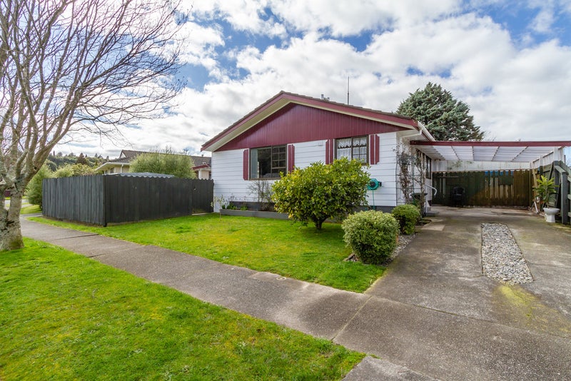 1/5 Amber Grove, Birchville, Upper Hutt - Carousel 1