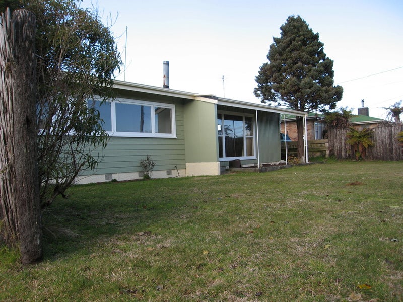 15 Logan Street, Fairy Springs, Rotorua - Carousel 1