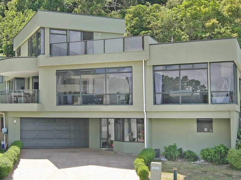 9 Sovereign Point, Kaiwharawhara, Wellington - Carousel 1