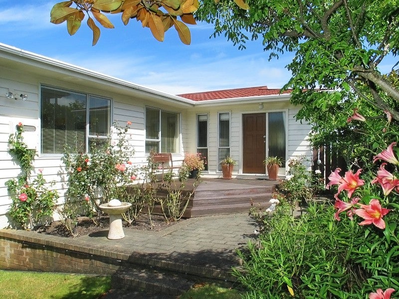 7 Lauderdale Road, Papakowhai, Porirua - Carousel 1