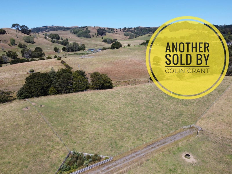 660 West Coast road, Makarau, Auckland - Carousel 1