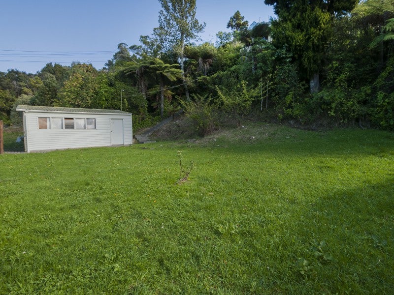 4 Wyndham Road, Pinehaven, Upper Hutt - Carousel 2