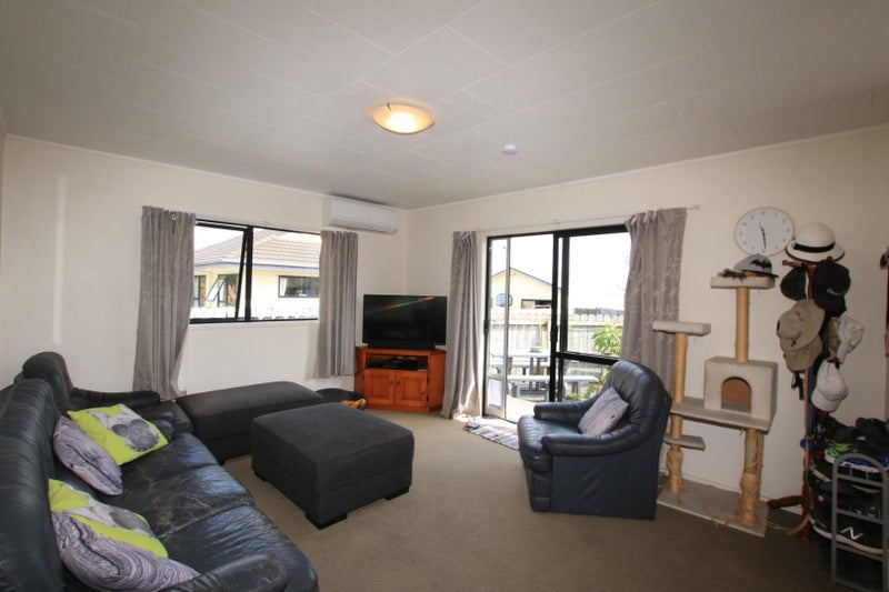 1/7 Barbados Drive, Unsworth Heights, Auckland - Carousel 2