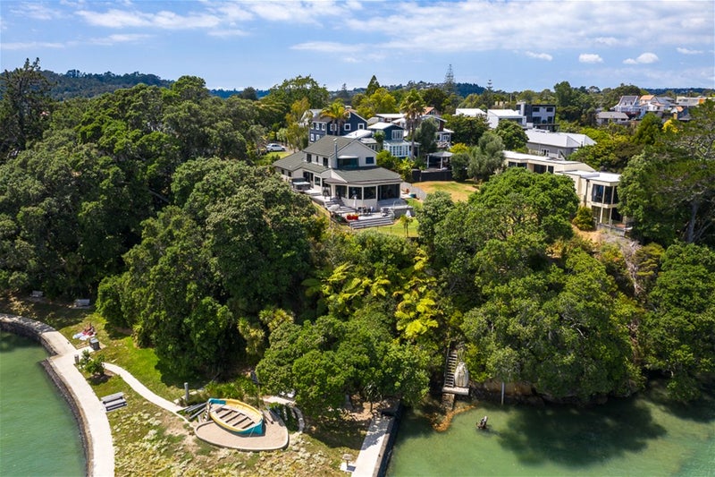 9A Beach Haven Road, Beach Haven, Auckland - Carousel 2