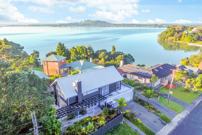 19A Frederick Street, Hillsborough, Auckland - Carousel 1