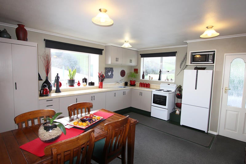 65 Elwyn Crescent, Green Island, Dunedin - Carousel 2