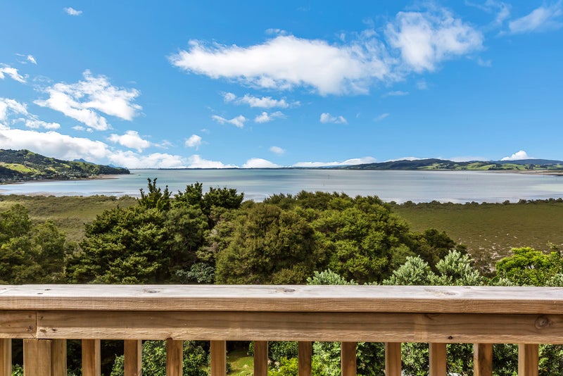 9 Harbour View Road, Onerahi, Whangarei - Carousel 1