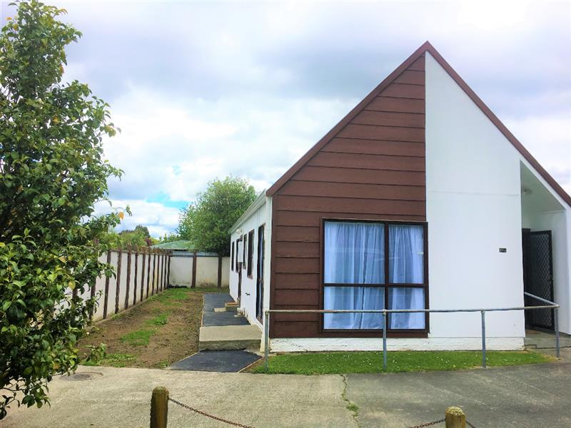 27A Dorset Crescent, Hokowhitu, Palmerston North - Carousel 1
