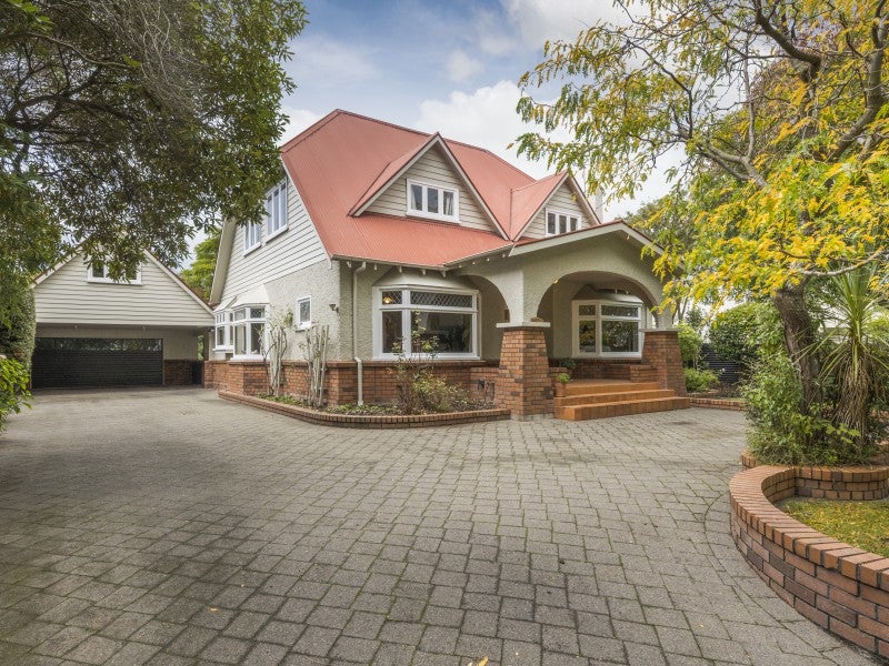 32 Elmira Avenue, Hokowhitu, Palmerston North - Carousel 1