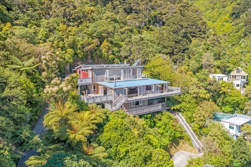 14 Richmond Road, Mahina Bay, Lower Hutt - Carousel 1