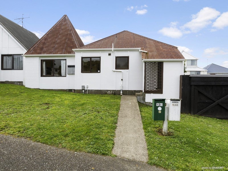 132 Akaroa Drive, Maupuia, Wellington - Carousel 14