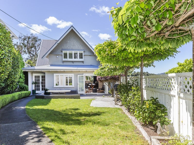 37 Plunket Street, Kelburn, Wellington - Carousel 26