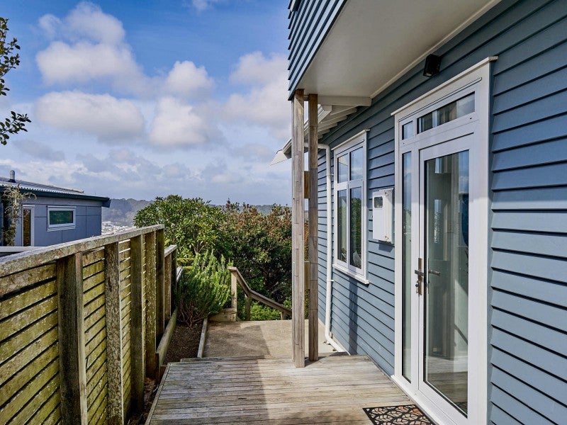 44 Mortimer Terrace, Aro Valley, Wellington - Carousel 2